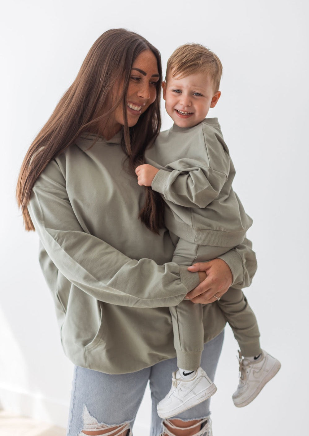 Sweatshirt & Jogger Set | Basil - Mila & Co.